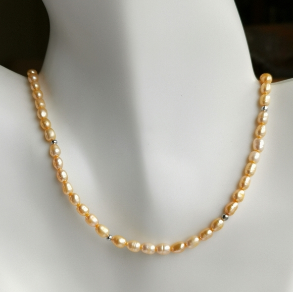 Jem Designs Shop Jewelry - Peach Freshwater pearl necklace 🆕